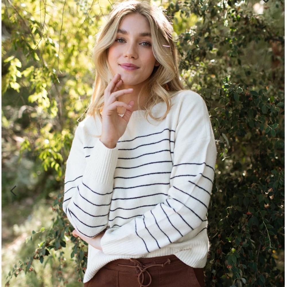 CJLA cheyenne pull over white with black stripes